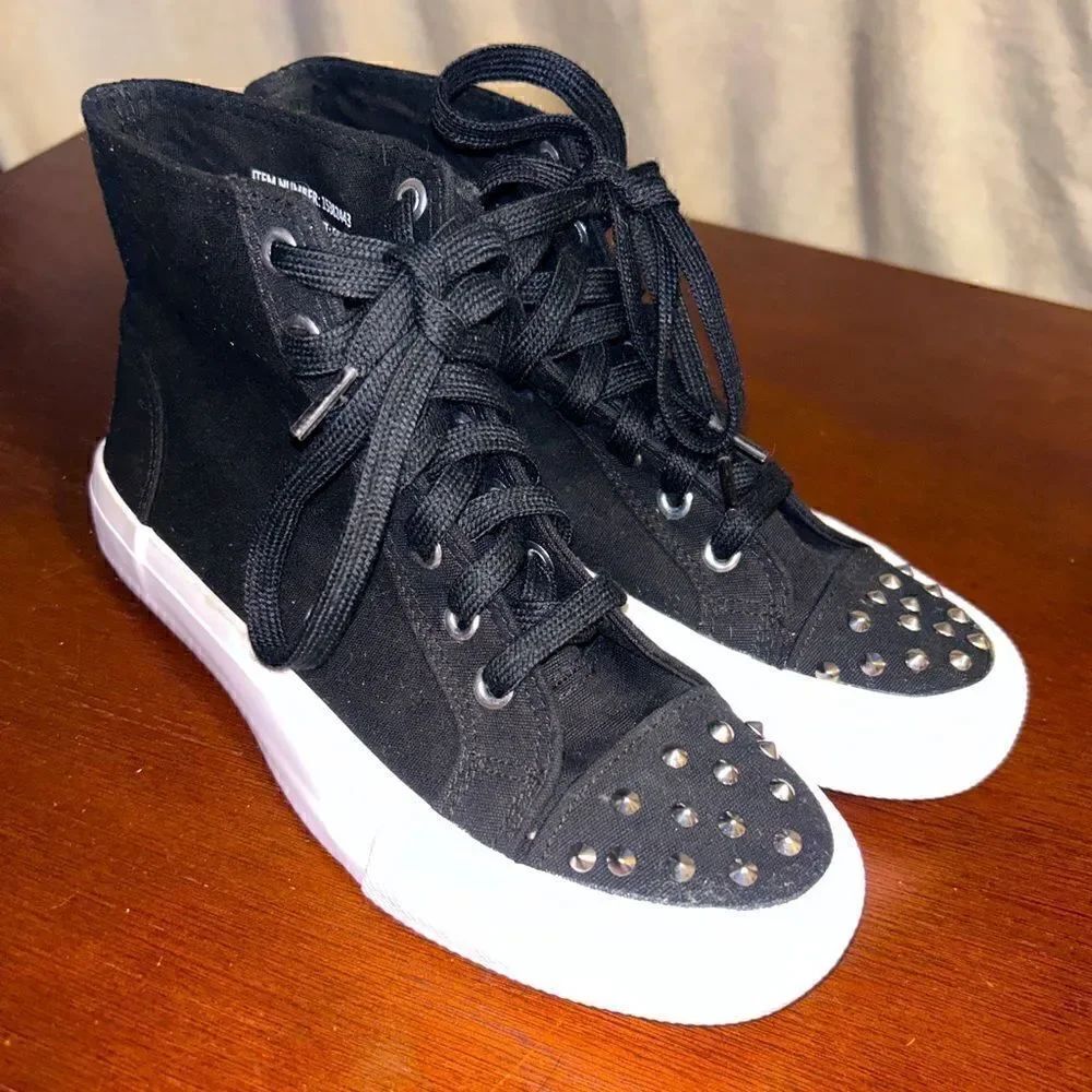 Torrid high top studded toe sneakers size 6